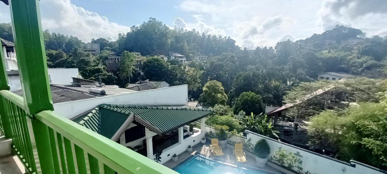 Kaya Hotel